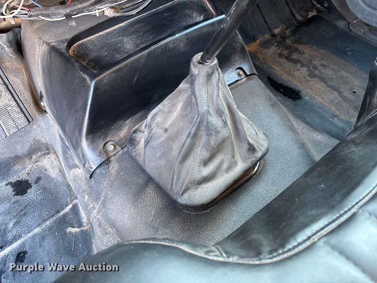 image for item EV3390 1994 Chevrolet Kodiak C6500 dump truck