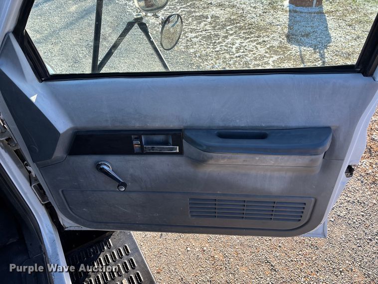 image for item EV3390 1994 Chevrolet Kodiak C6500 dump truck