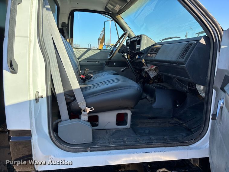 image for item EV3390 1994 Chevrolet Kodiak C6500 dump truck