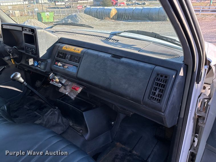 image for item EV3390 1994 Chevrolet Kodiak C6500 dump truck