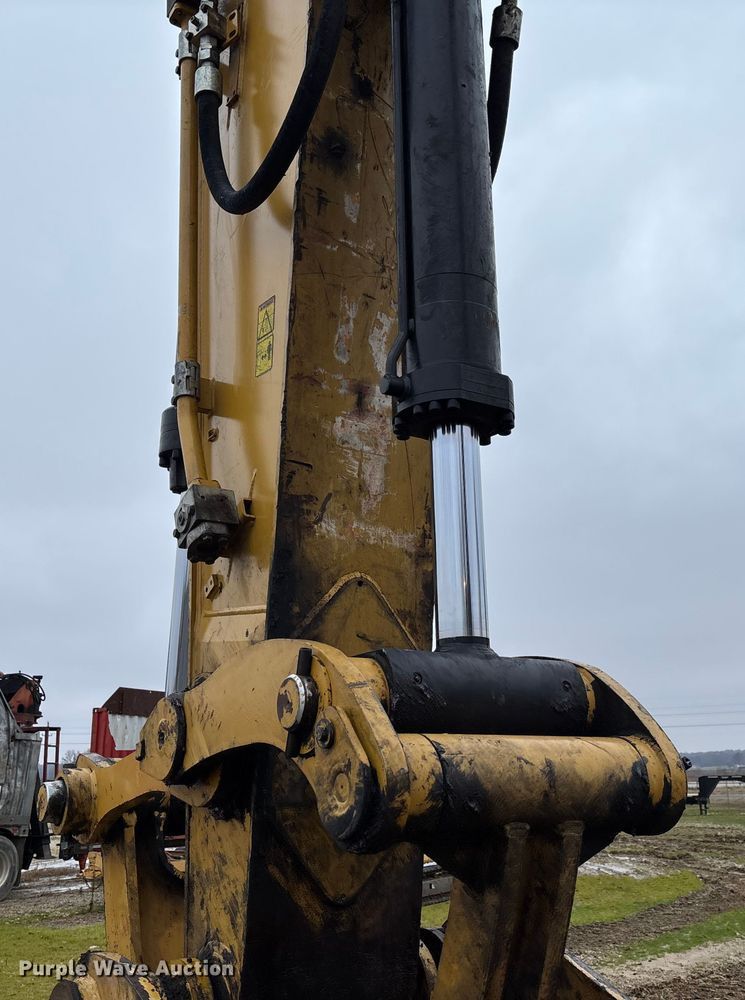 image for item EV3396 2018 Caterpillar 336FL excavator