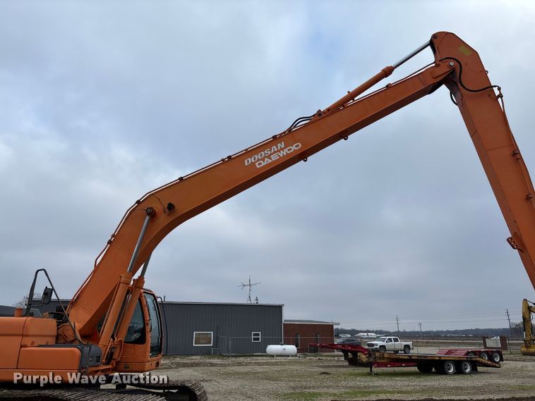 image for item EV3404 2006 Doosan DX300LC long reach excavator