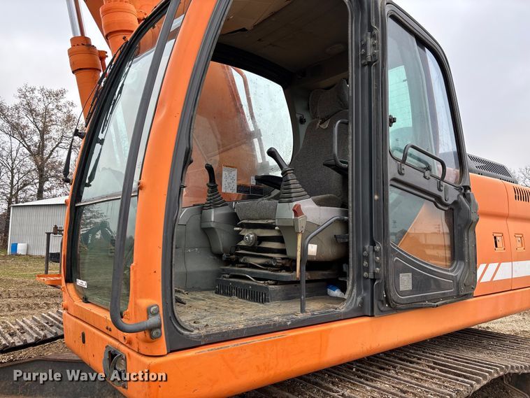 image for item EV3404 2006 Doosan DX300LC long reach excavator