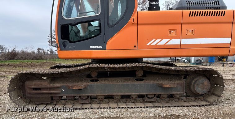 image for item EV3404 2006 Doosan DX300LC long reach excavator