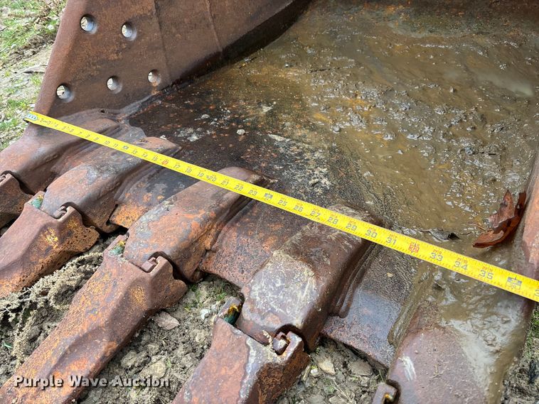 image for item EV3407 Werk-Brau Komatsu PC220 excavator bucket