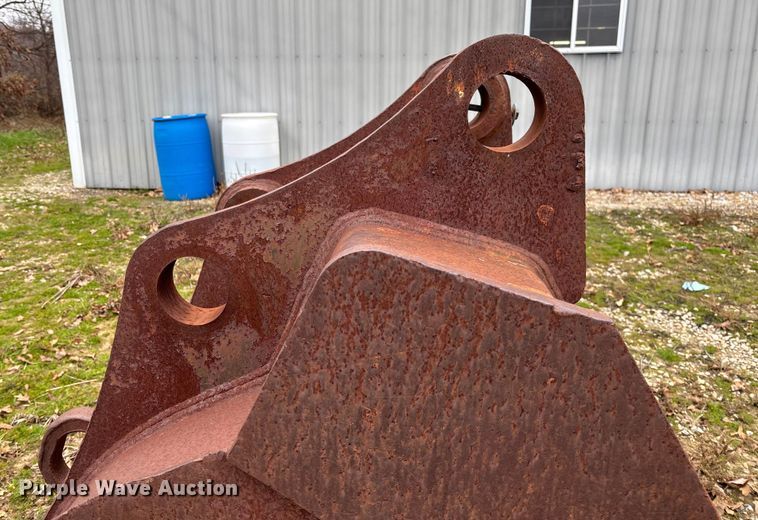 image for item EV3407 Werk-Brau Komatsu PC220 excavator bucket