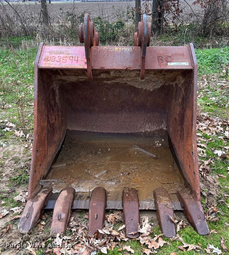 image for item EV3408 C&P John Deere 200C LC excavator bucket