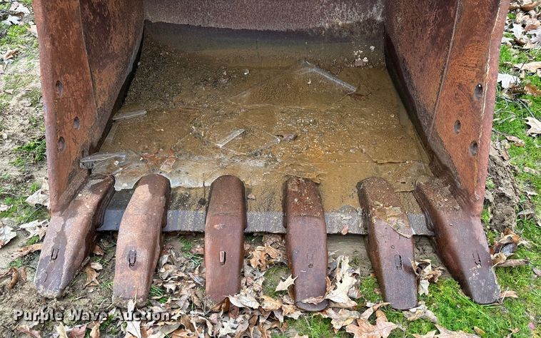 image for item EV3408 C&P John Deere 200C LC excavator bucket