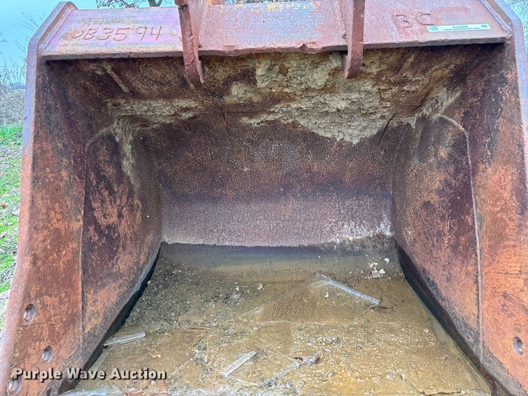 image for item EV3408 C&P John Deere 200C LC excavator bucket