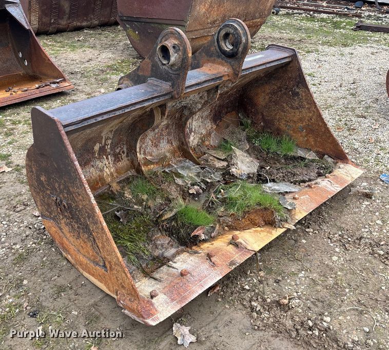 image for item EV3417 Tag Doosan DX225 excavator bucket