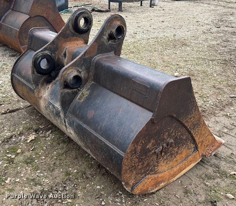 image for item EV3417 Tag Doosan DX225 excavator bucket