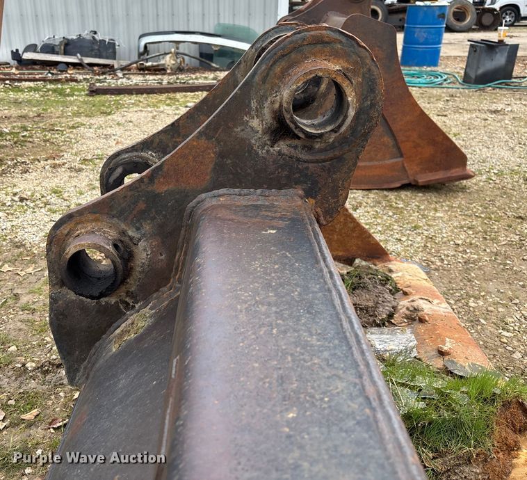 image for item EV3417 Tag Doosan DX225 excavator bucket