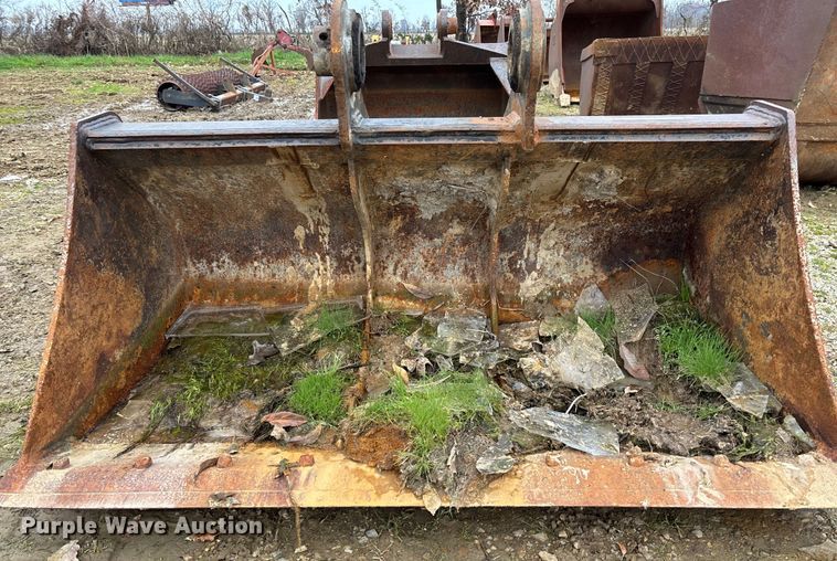 image for item EV3417 Tag Doosan DX225 excavator bucket