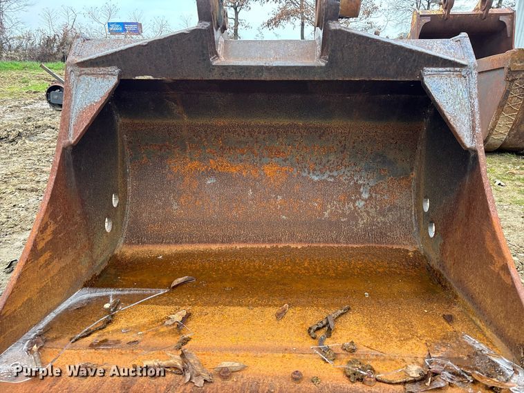 image for item EV3418 Tooth Pro 13FB48 excavator bucket