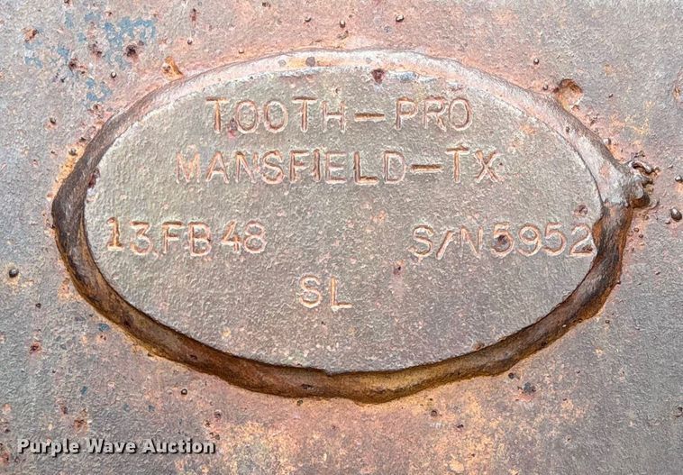 image for item EV3418 Tooth Pro 13FB48 excavator bucket