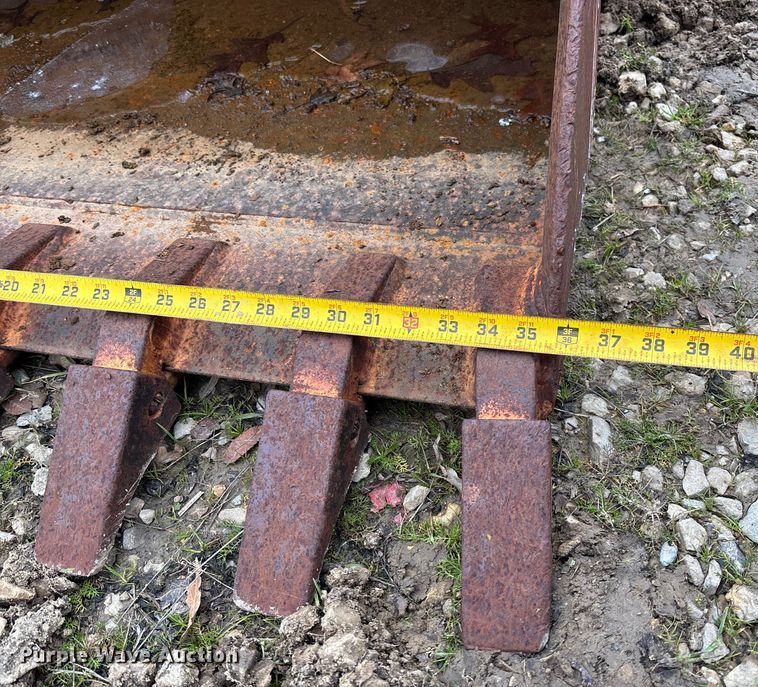 image for item EV3419 WB JD310 excavator bucket