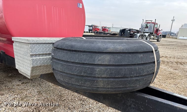 image for item EV3426 Fuel trailer