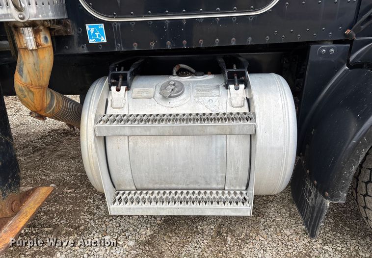 image for item EV3438 1992 Peterbilt 357 crane truck