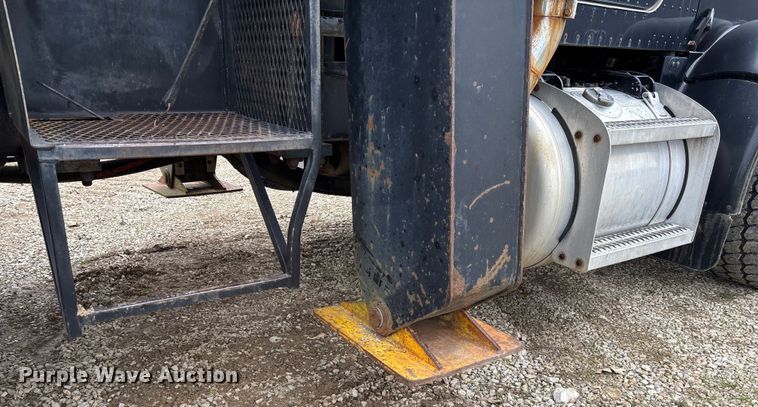 image for item EV3438 1992 Peterbilt 357 crane truck