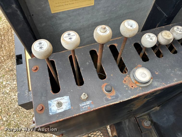 image for item EV3438 1992 Peterbilt 357 crane truck