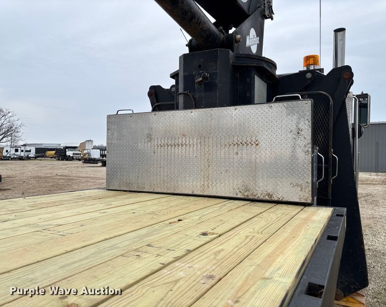 image for item EV3438 1992 Peterbilt 357 crane truck