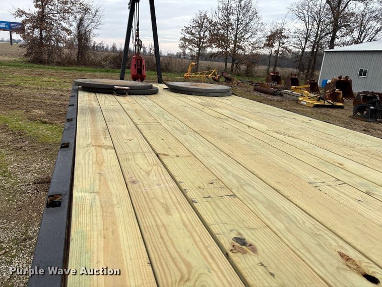 image for item EV3438 1992 Peterbilt 357 crane truck