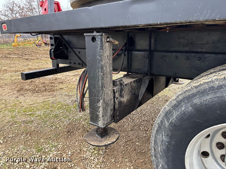 image for item EV3438 1992 Peterbilt 357 crane truck