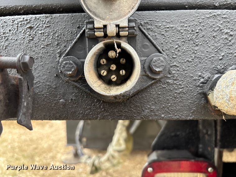 image for item EV3438 1992 Peterbilt 357 crane truck