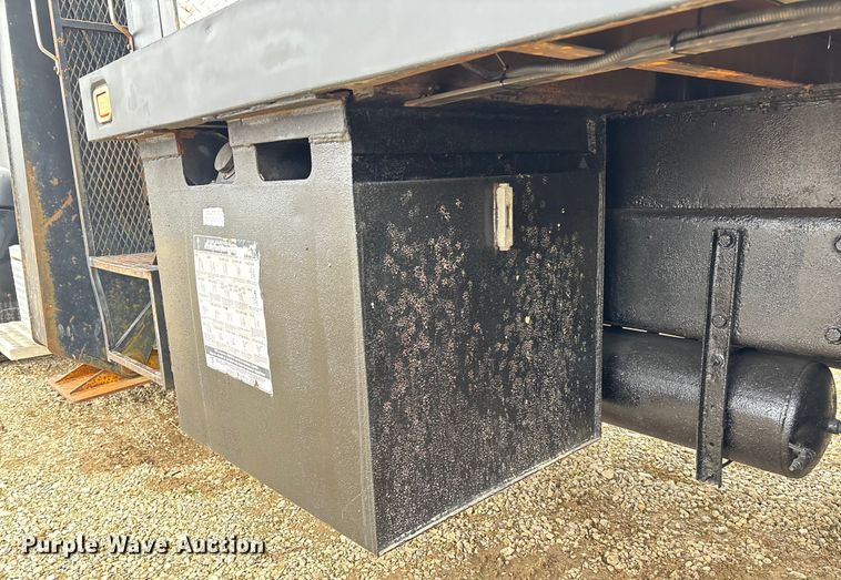 image for item EV3438 1992 Peterbilt 357 crane truck