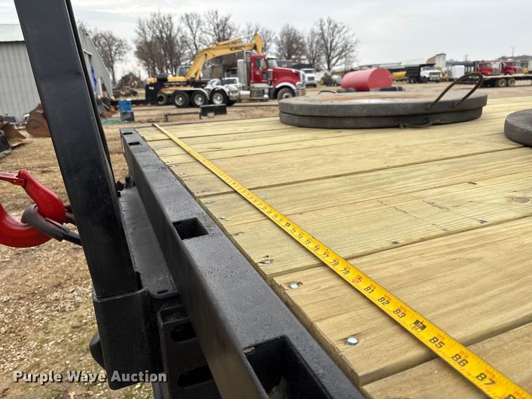 image for item EV3438 1992 Peterbilt 357 crane truck