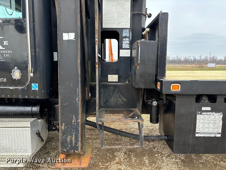 image for item EV3438 1992 Peterbilt 357 crane truck