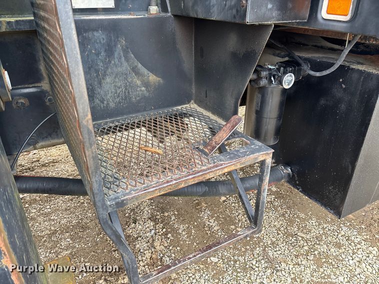 image for item EV3438 1992 Peterbilt 357 crane truck