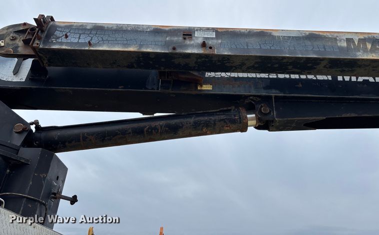 image for item EV3438 1992 Peterbilt 357 crane truck