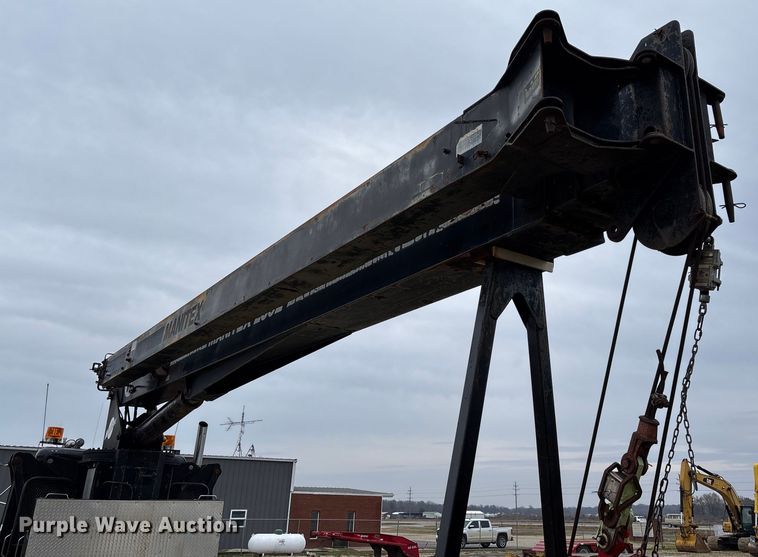 image for item EV3438 1992 Peterbilt 357 crane truck