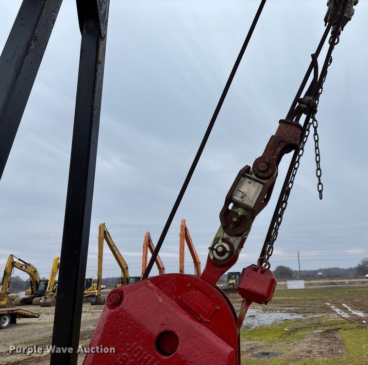 image for item EV3438 1992 Peterbilt 357 crane truck