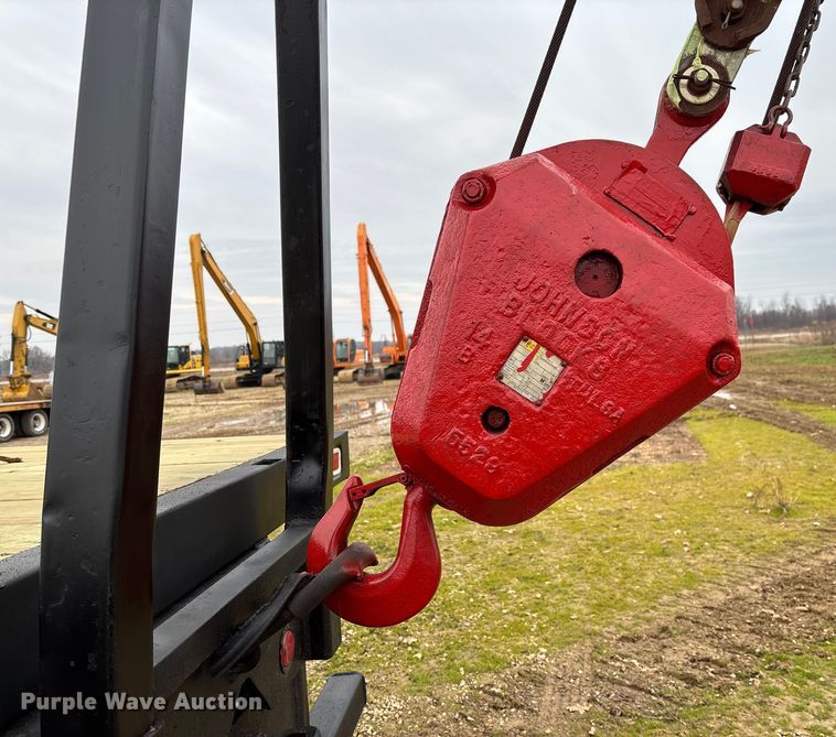 image for item EV3438 1992 Peterbilt 357 crane truck