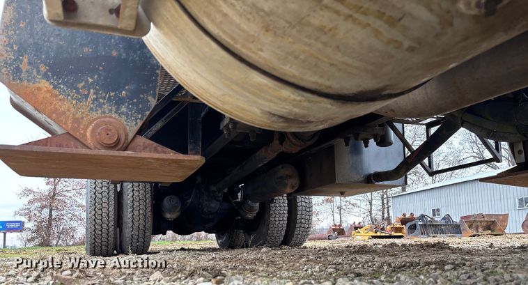 image for item EV3438 1992 Peterbilt 357 crane truck