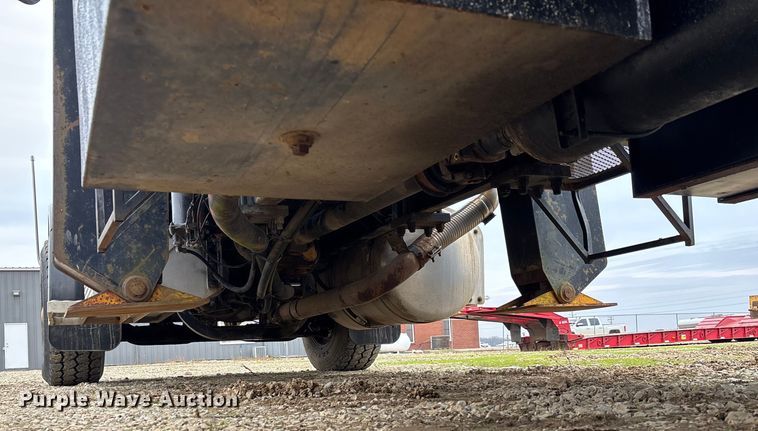 image for item EV3438 1992 Peterbilt 357 crane truck