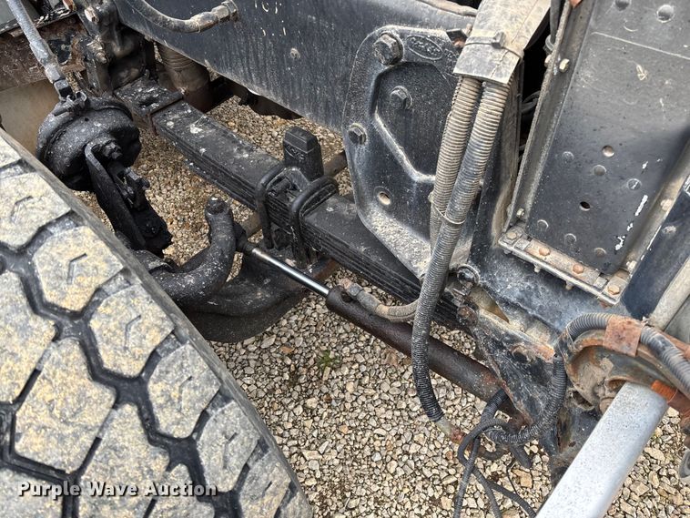 image for item EV3438 1992 Peterbilt 357 crane truck