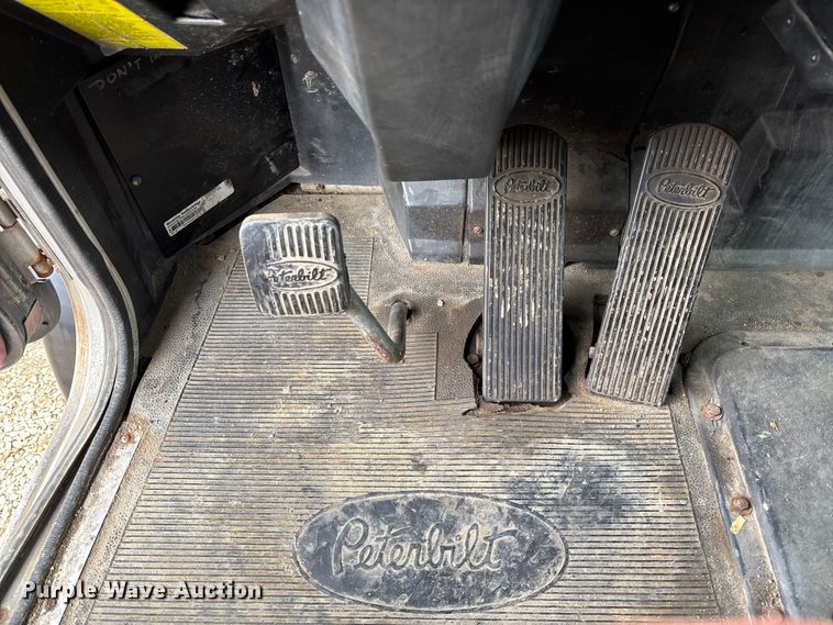 image for item EV3438 1992 Peterbilt 357 crane truck