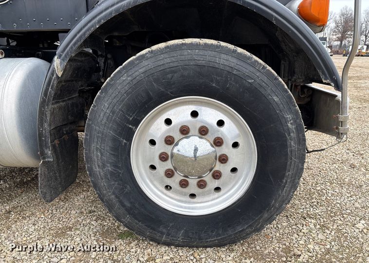 image for item EV3438 1992 Peterbilt 357 crane truck