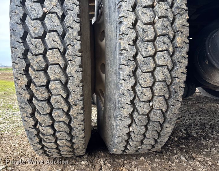 image for item EV3438 1992 Peterbilt 357 crane truck