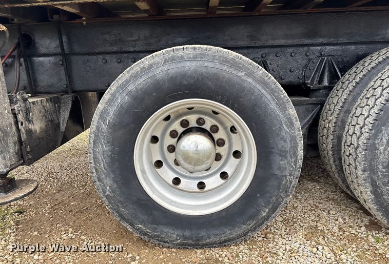 image for item EV3438 1992 Peterbilt 357 crane truck