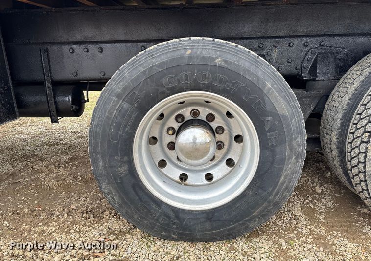 image for item EV3438 1992 Peterbilt 357 crane truck