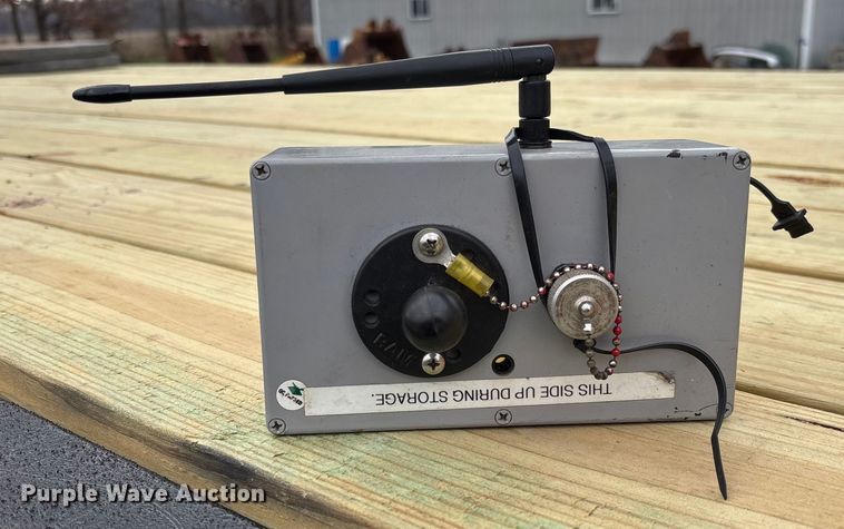 image for item EV3438 1992 Peterbilt 357 crane truck