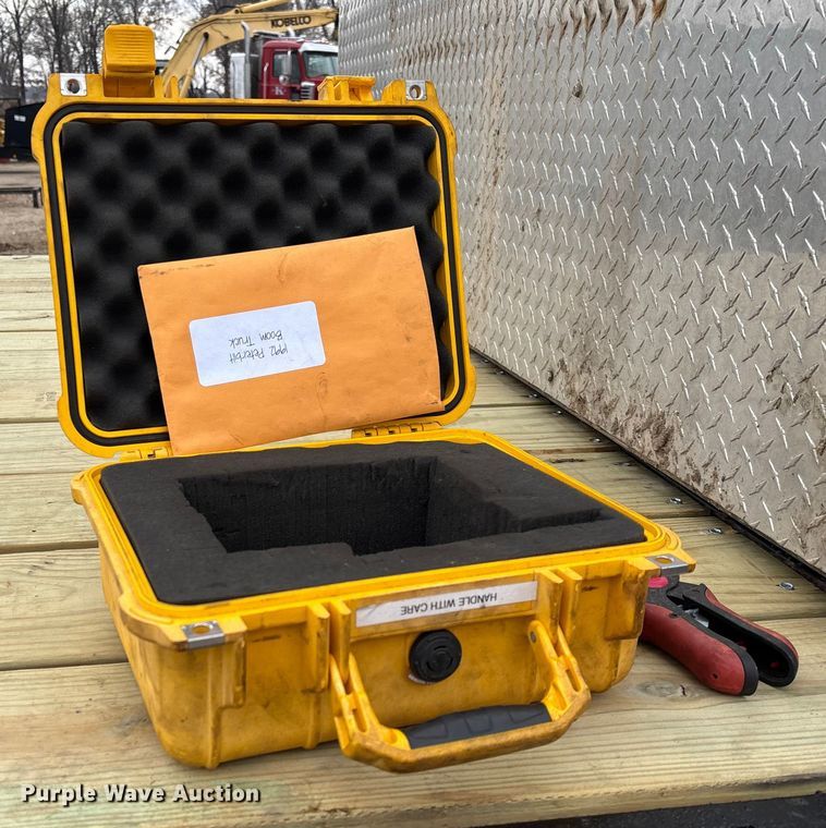 image for item EV3438 1992 Peterbilt 357 crane truck