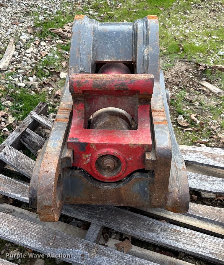 image for item EV3439 2019 Strickland PC290 quick coupler