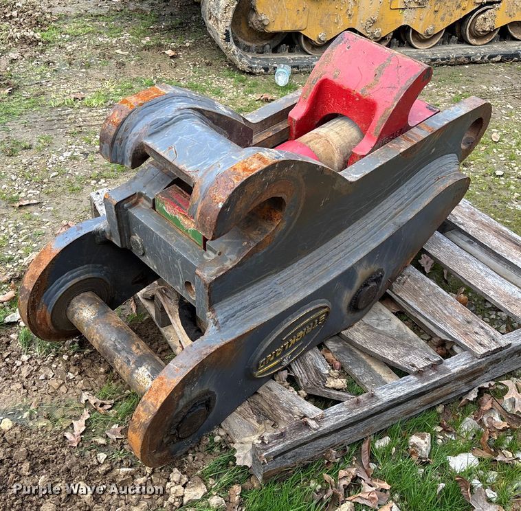 image for item EV3439 2019 Strickland PC290 quick coupler