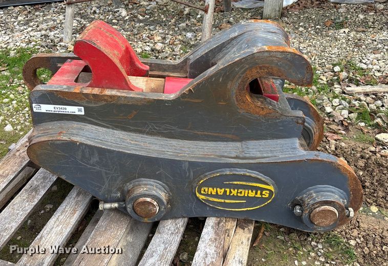 image for item EV3439 2019 Strickland PC290 quick coupler