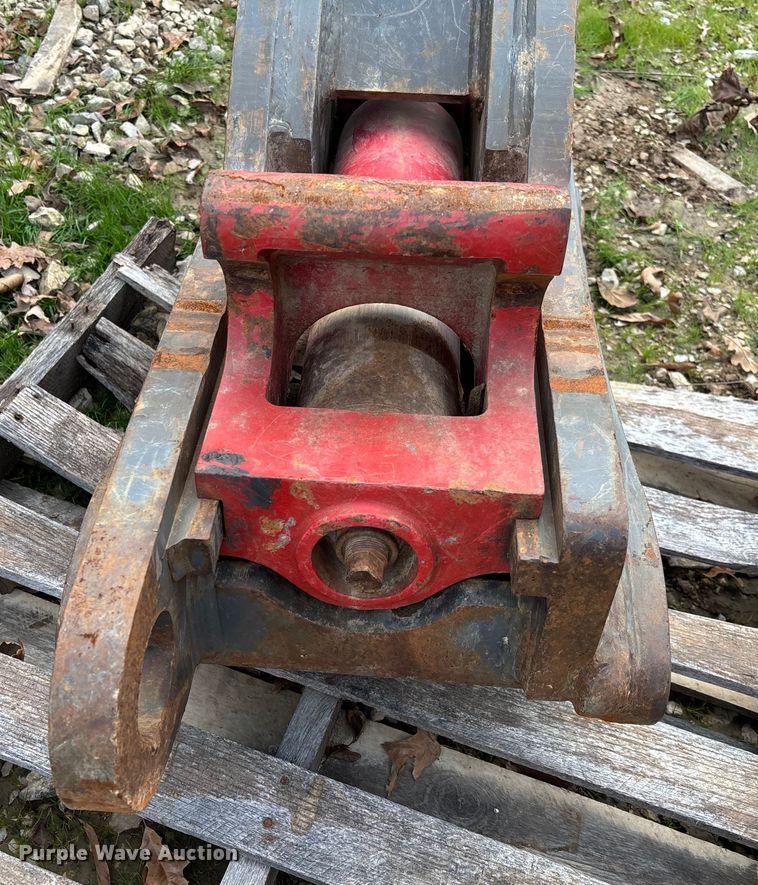 image for item EV3439 2019 Strickland PC290 quick coupler